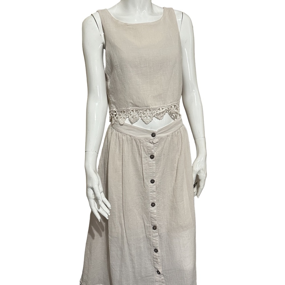 Chic Beige Sleeveless Dress with Lace Detail